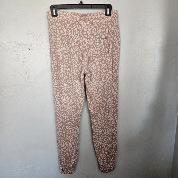 LATES by Kate Women's Medium Salmon Tan Pink Leopard Patterned Lounge Set PJs - Picture 6 of 8